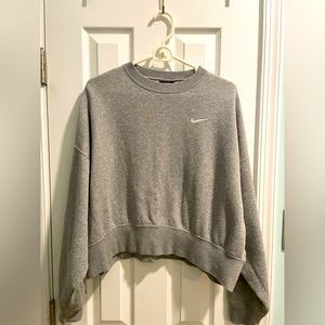 Nike crop boxy sweatshirt
